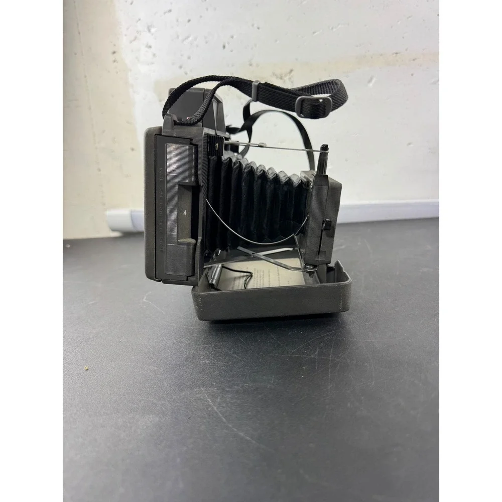 Polaroid Countdown M60 Automatic Land Camera Vintage Folding‎ Bellows untested